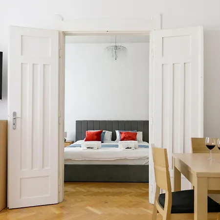 アパート Maison Elegance 3 Bedroom Old Town Flat