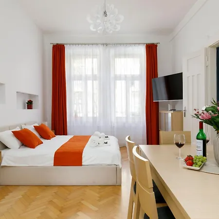 Maison Elegance 3 Bedroom Old Town Flat アパート クラクフ